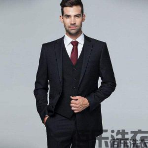 夏天我们该怎么清理西服