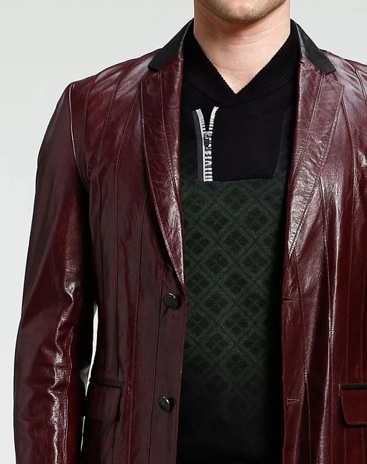 皮衣保养的方法，别一味的上光后就收藏起来(图1)