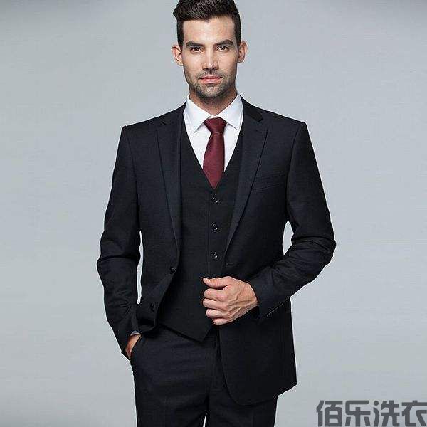 夏天我们该怎么清理西服(图1)
