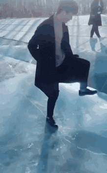 搞笑GIF：老师5秒之内到达现场，请做好准备!(图2)